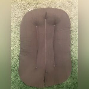 Snuggle Me Organic Infant Lounger in Sparrow